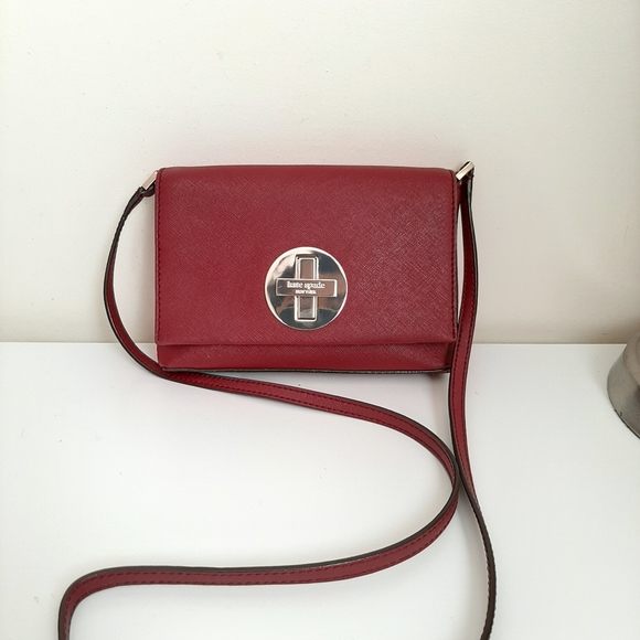 SOLD-Kate Spade Small Saffiano Leather Crossbody Bag - Picture 2 of 12
